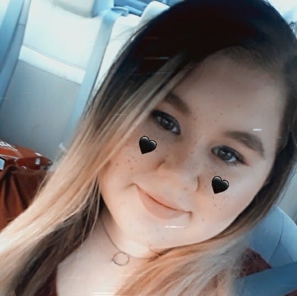 Profile Picture of Julie Norris (@jngarcia4617) on Poshmark