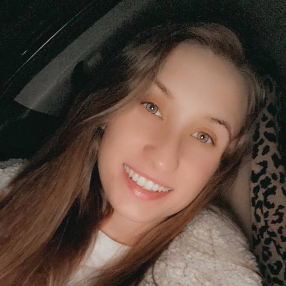 Profile Picture of Samantha Caltagirone (@sammy1424) on Poshmark