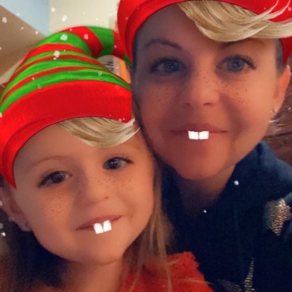 Profile Picture of Jennifer Jenny jen (@schneiderj81) on Poshmark