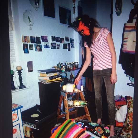 Profile Picture of Haley Cordle (@goldentreehouse) on Poshmark