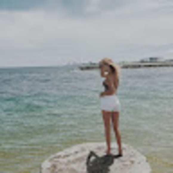 Profile Picture of Alex Hyatt (@alexhyatt06) on Poshmark