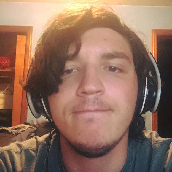 Profile Picture of Scott Schaar (@scotschaar) on Poshmark