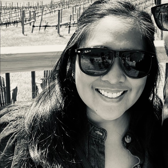 Profile Picture of Adrienne Lachowicz (@lachadr4) on Poshmark