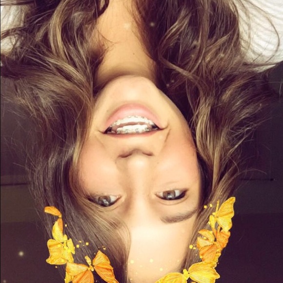 Profile Picture of Anna Decker (@annadeck3) on Poshmark