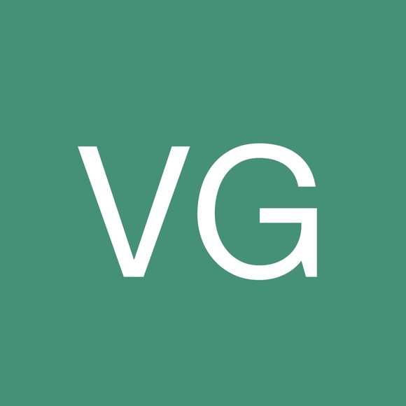 Profile Picture of Victoria Gianaris (@vgianaris) on Poshmark