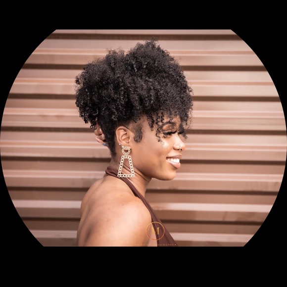 Profile Picture of Alexis Kent (@atkent00) on Poshmark