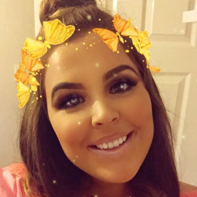 Profile Picture of Faye Thomas (@Faye_knowles15) on Twitter