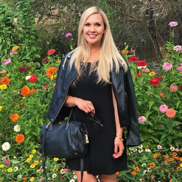 Katie Spinola - Poshmark Profile Picture of Katie Spinola (@k8ee_spinoodi) on Poshmark