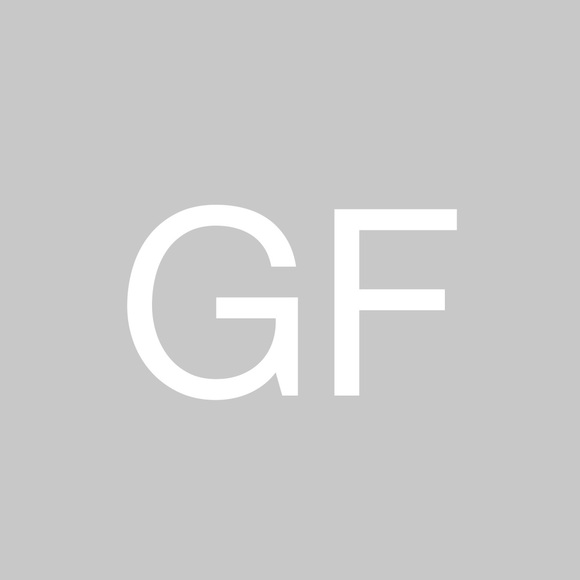 Profile Picture of Gemma Farrell (@gemmafarrell) on Poshmark