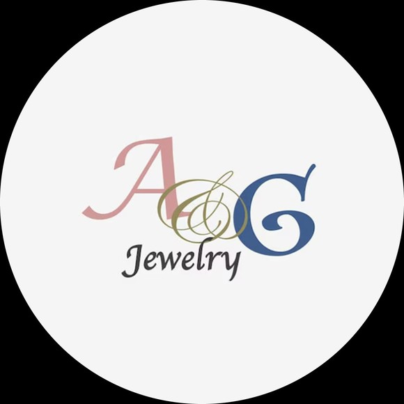 Profile Picture of Alexandra Traister (@angjewelry) on Poshmark