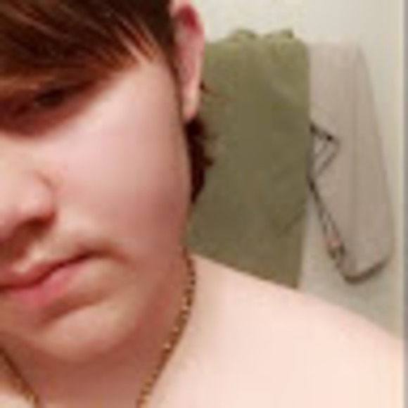 Profile Picture of Terry Felts (@terrywyatt97) on Poshmark