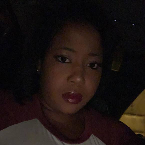 Profile Picture of Ladaysha Porter (@ladaysha2010) on Poshmark