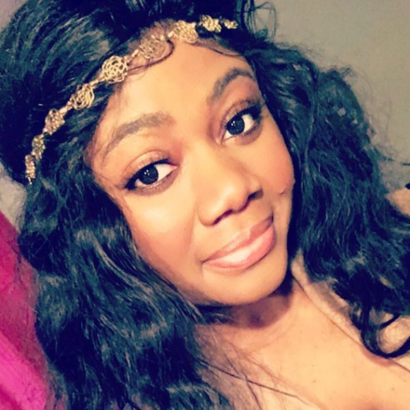 Profile Picture of Sharon Wiley (@sharbunni) on Poshmark