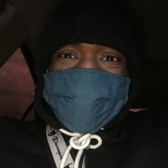 Profile Picture of Greg Thornton (@greezy23) on Poshmark