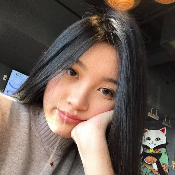 Profile Picture of Amy Lu (@amylu0526) on Poshmark