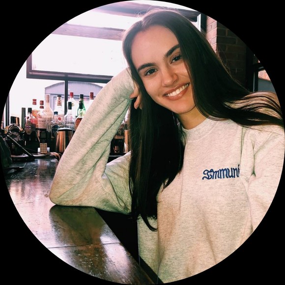 Profile Picture of Gina Navaroli (@navaroli) on Poshmark