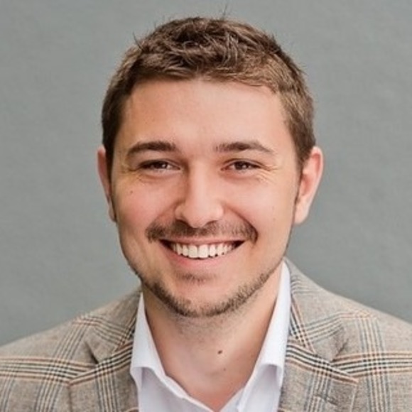 Profile Picture of Vladimir Nikitenko (@nikitenko1991) on Poshmark