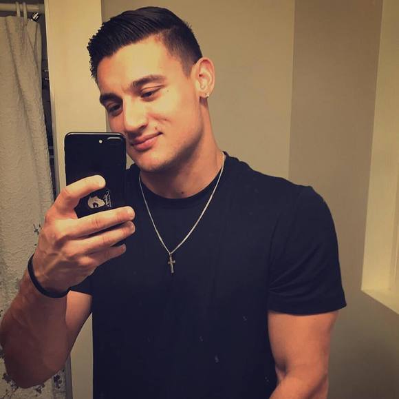 Mickey Evans - Poshmark Profile Picture of Mickey Evans (@mick2707) on Poshmark