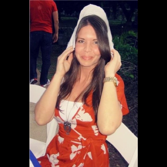 Profile Picture of Cecilia Sturm (@ceciliadawn79) on Poshmark