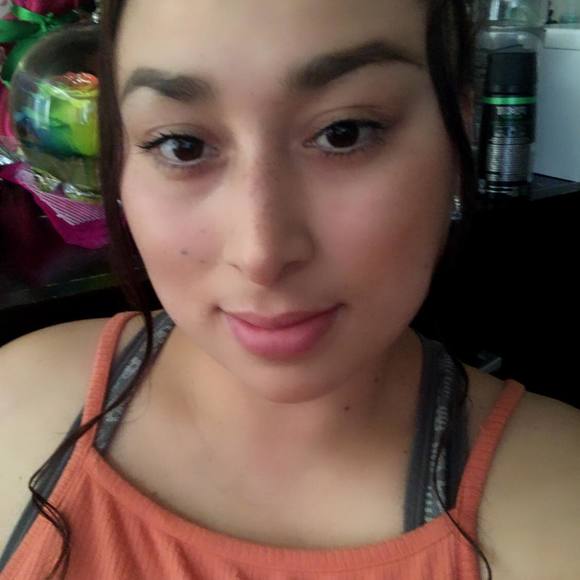 Profile Picture of Grisel Hernández (@grisel_h) on Poshmark