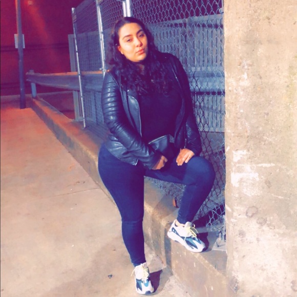 Profile Picture of Reem Benslama (@rbenzo) on Poshmark