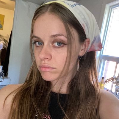 Profile Photo of Laur (@laurengraf14) on Twitter