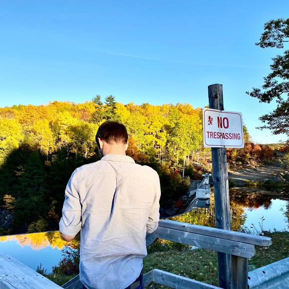 Profile Picture of Eli Fancey (@eliasfeb) on Poshmark