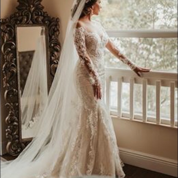 Profile Picture of Elizabeth Docampo (@edocampo7) on Poshmark