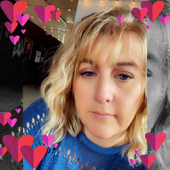 Profile Picture of Alisha Fenner (@lishfenn) on Poshmark