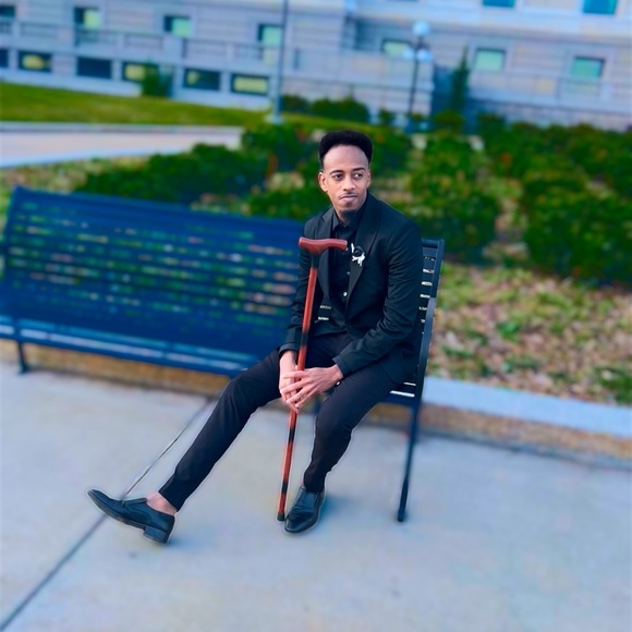 Profile Picture of Emran Abdi (@noqabiilok) on Poshmark