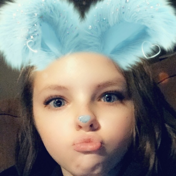 Profile Picture of Allie Mcgaughy (@allieiplier) on Poshmark