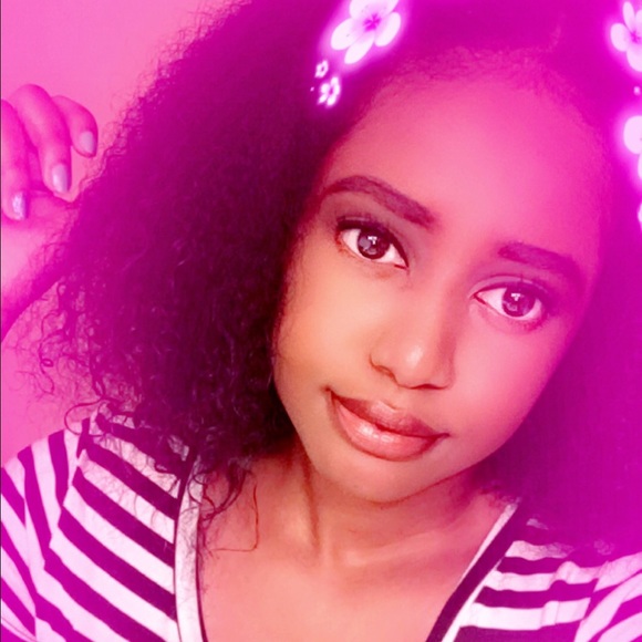 Profile Picture of Ivetta Jean louis (@ivettaj01) on Poshmark