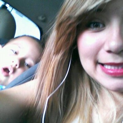 Profile Picture of Yesenia Cabrera (@smile_its_yesi) on Twitter