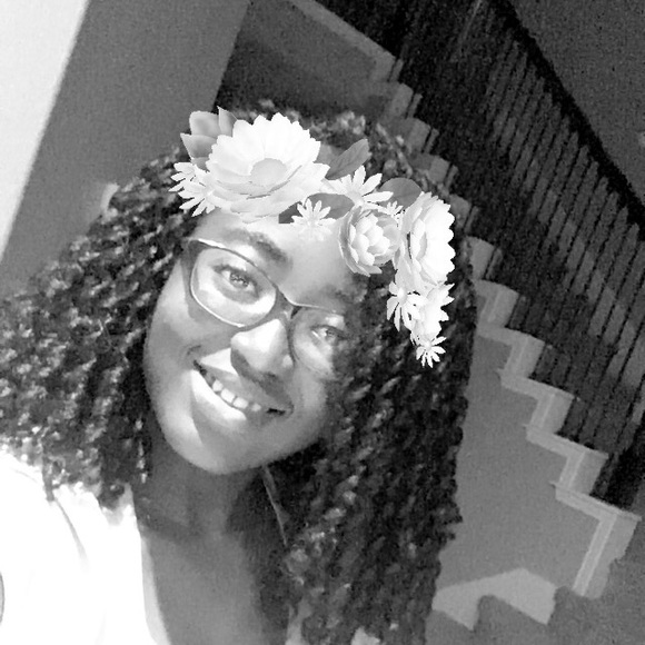 Profile Picture of Dawn Hazel (@hazeldawn1011) on Poshmark