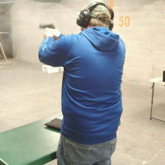 Profile Picture of Kris Bowen (@mainemudplays) on Poshmark