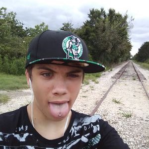 Profile Picture of Joseph Joslyn (@Joseph_joslyn8) on Twitter