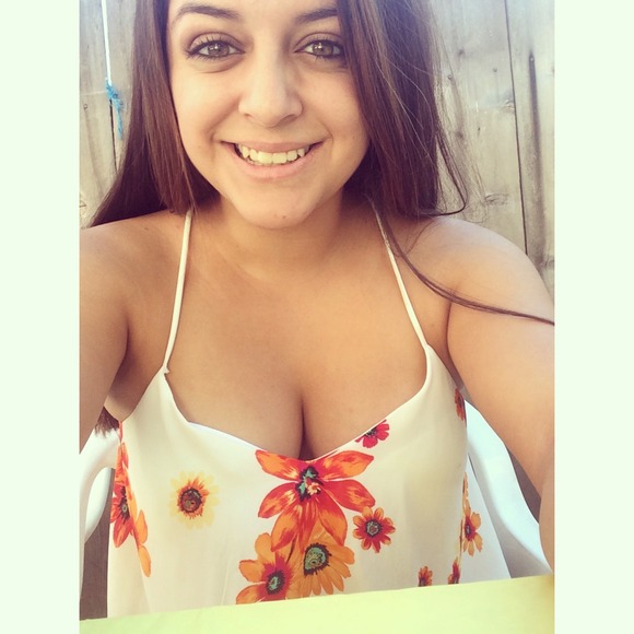 Profile Picture of Raquel Zepeda (@raquelmichelle1) on Poshmark