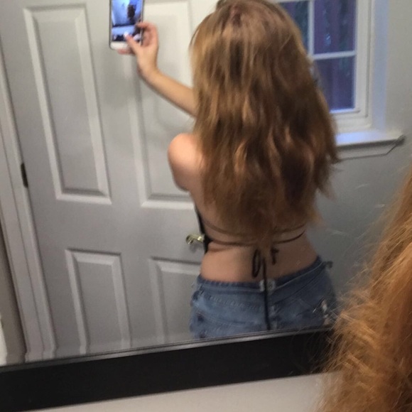 Profile Picture of Hannah Thonus (@hannahthonus) on Poshmark