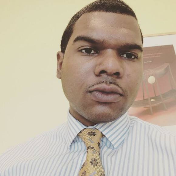 Profile Picture of Bryan Walls (@bryanwalls) on Poshmark