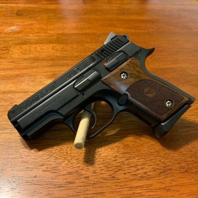 Profile Picture of Mike Welker (@MikeyWelker) on Twitter