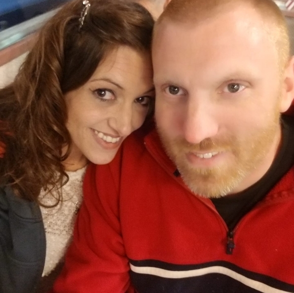 Profile Picture of Lyndsey Vekas (@lyndseyvekas) on Poshmark