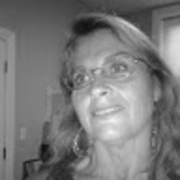 Profile Picture of Yvette Gooden (@goodenyvette001) on Poshmark