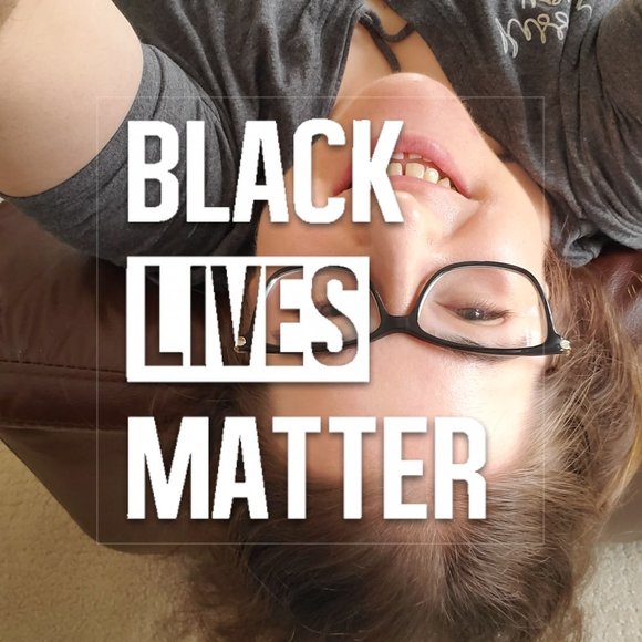 Profile Picture of Ari Chessen (@achessen22) on Poshmark