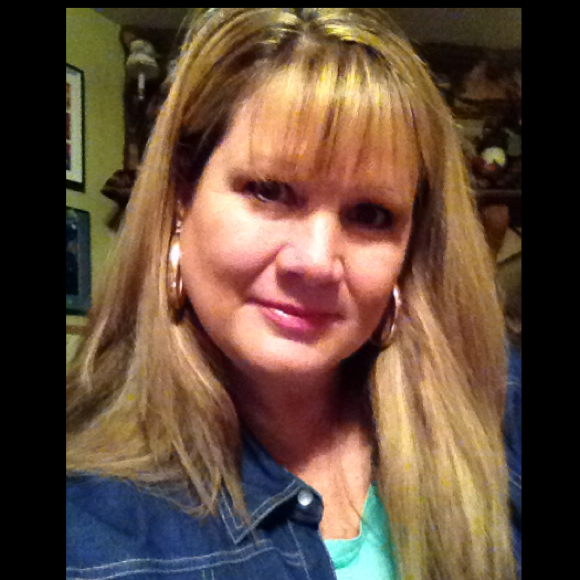 Profile Picture of Kim Keele-jasinski (@kimjetski) on Poshmark