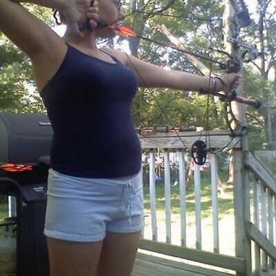 Profile Picture of Amiee Van Den Berg (@Girlbowhunter1) on Twitter