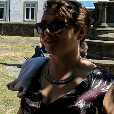 Profile Picture of Vicky Holloway  💙 (@vickslh) on Twitter