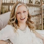 Profile Picture of Julie Wilken (@marthamayphotodesign) on Instagram