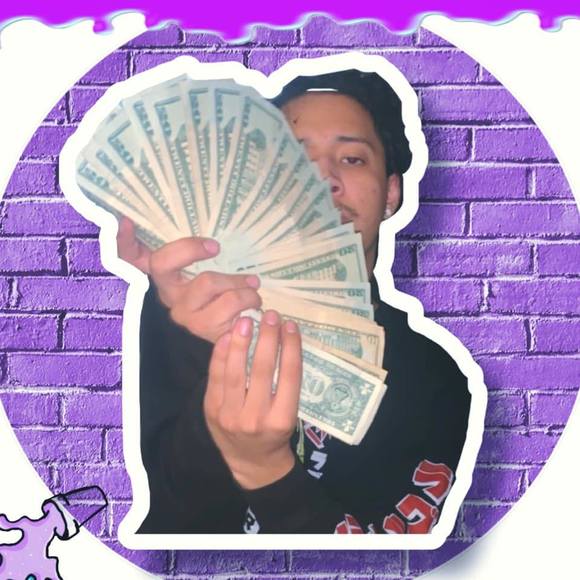 Profile Picture of Bigape Bigape (@bigapebigape) on Poshmark