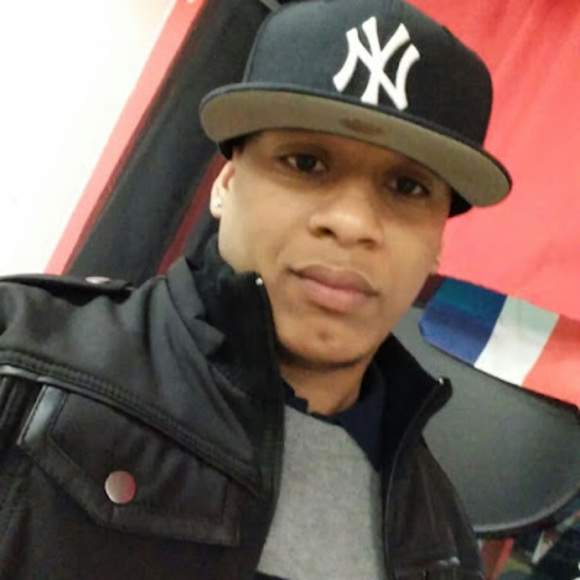 Profile Picture of Luis Marte (@luismarte006) on Poshmark