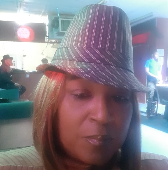 Tabatha Carter - Poshmark Profile Picture of Tabatha Carter (@tabathacarter62) on Poshmark